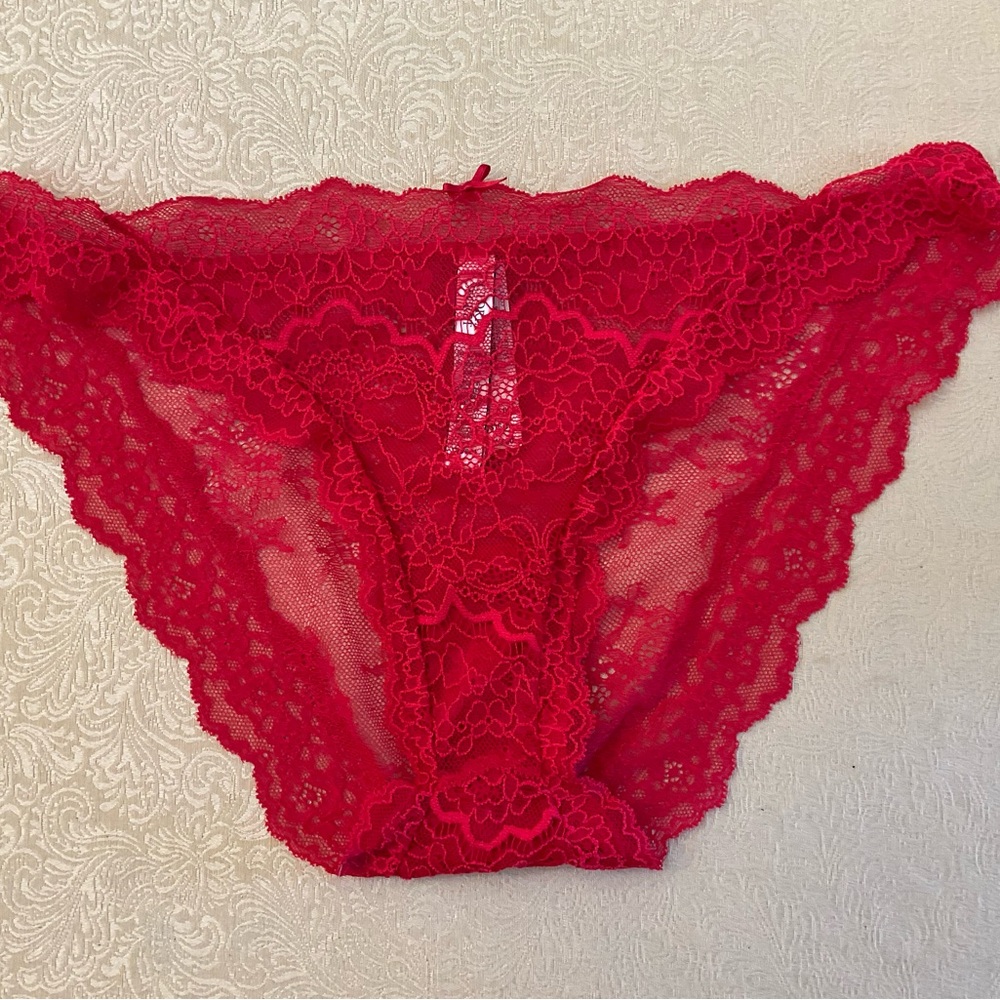 Victoria’s Secret Dream Angels red cheekini panty NWT